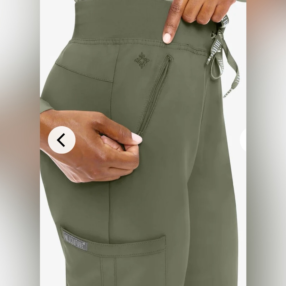 NWT Med Couture Insight Women's 4-Pocket Zipper Cargo Pocket Scrub Pants - Picture 2 of 11